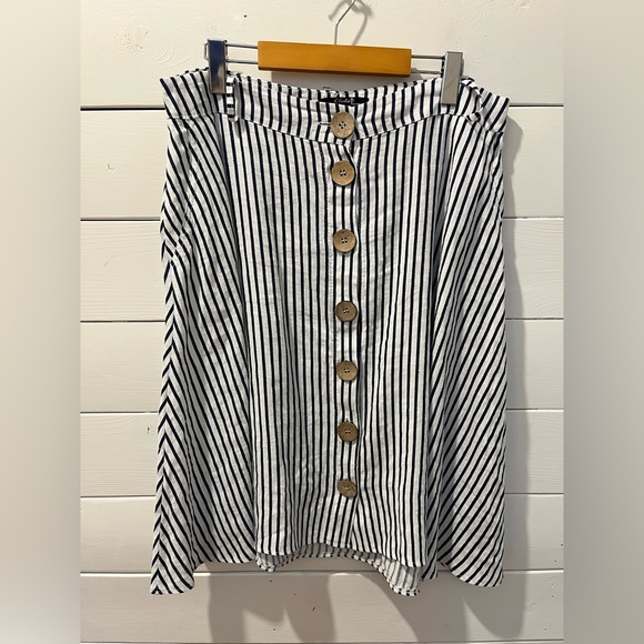 📍🩵 Charlie B Striped Button-Front Skirt – Size XL – Made in Italy - Picture 1 of 8